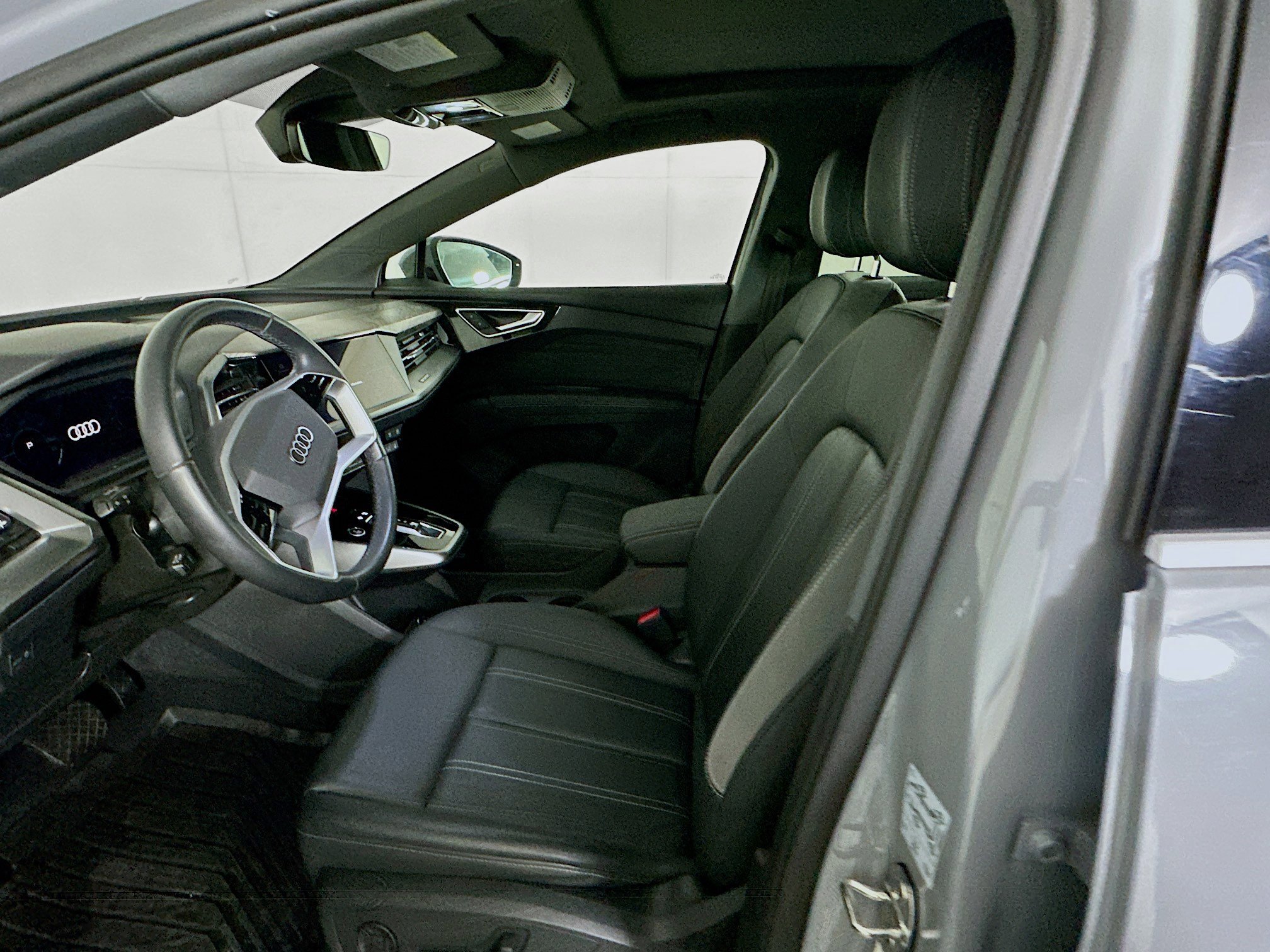 Used 2023 Audi Q4 e-tron Premium w/ Convenience Package image 13