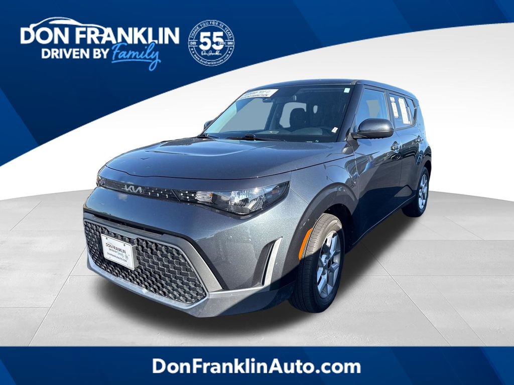 Used 2025 Kia Soul LX w/ LX Technology Package FWD image 1