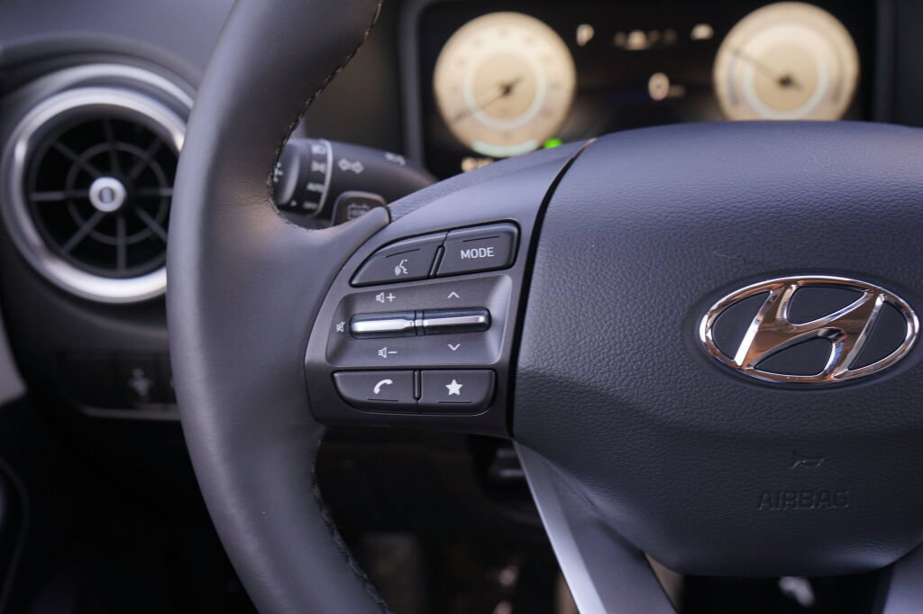 Certified 2023 Hyundai Kona Limited FWD image 29