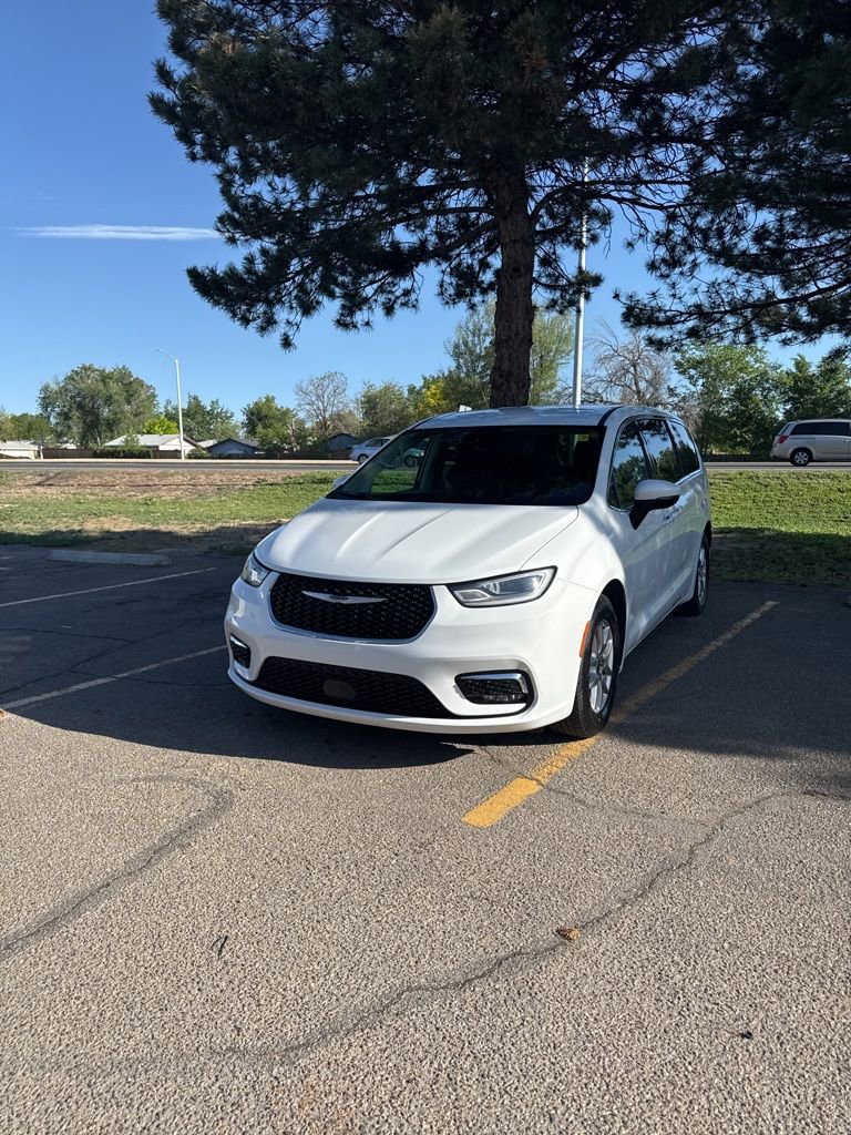 Used 2023 Chrysler Pacifica Touring-L