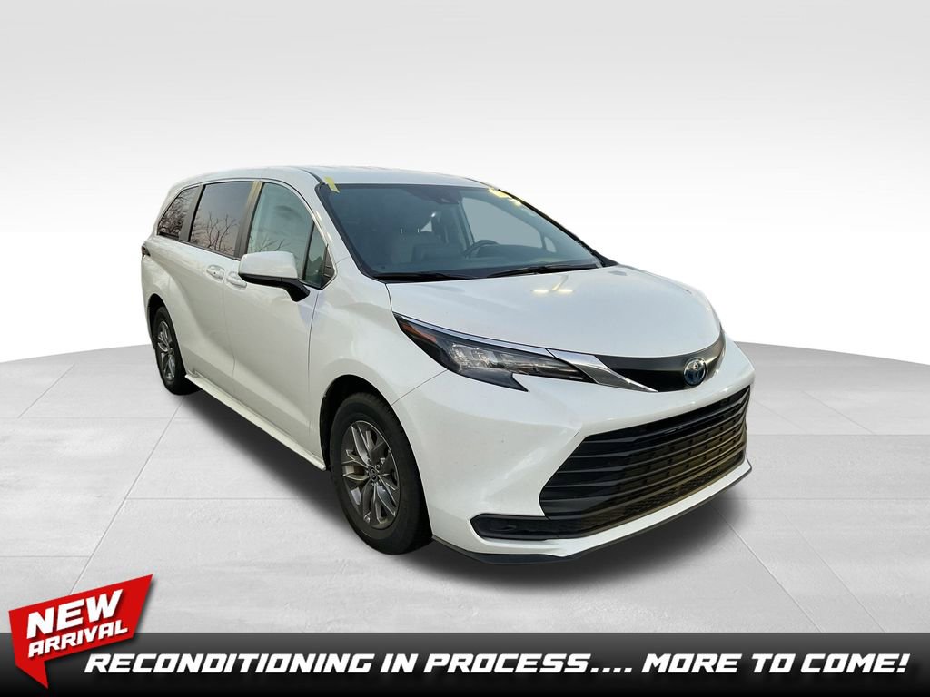 Used 2024 Toyota Sienna LE