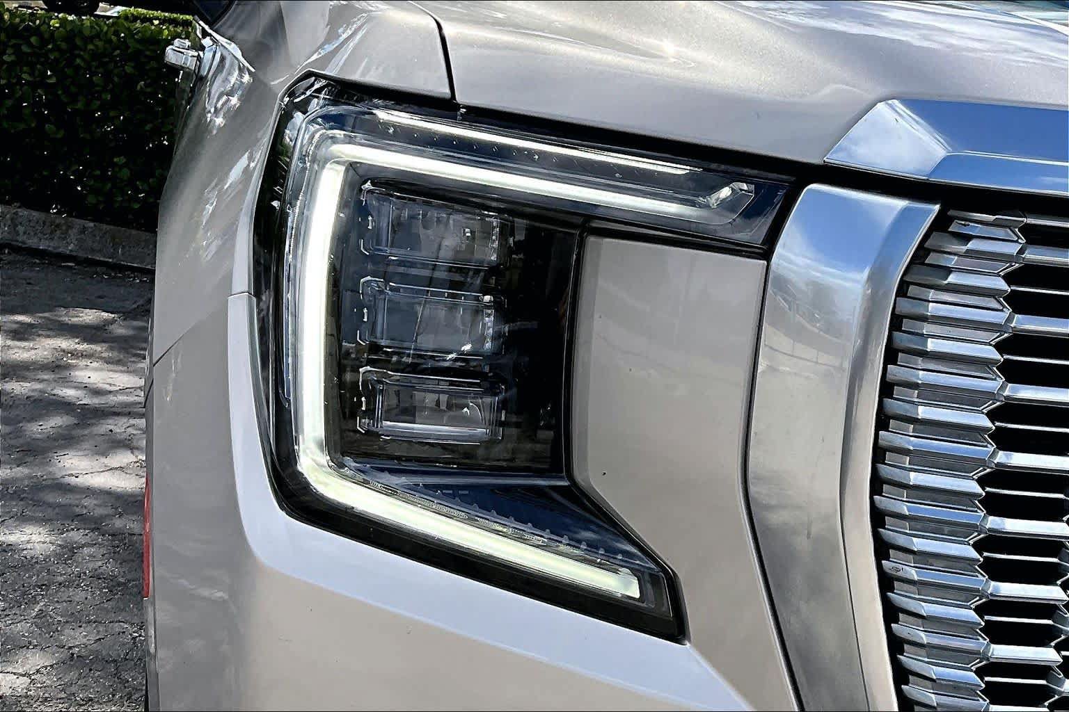 Used 2024 GMC Yukon Denali w/ Advanced Technology Package AWD/4WD image 50
