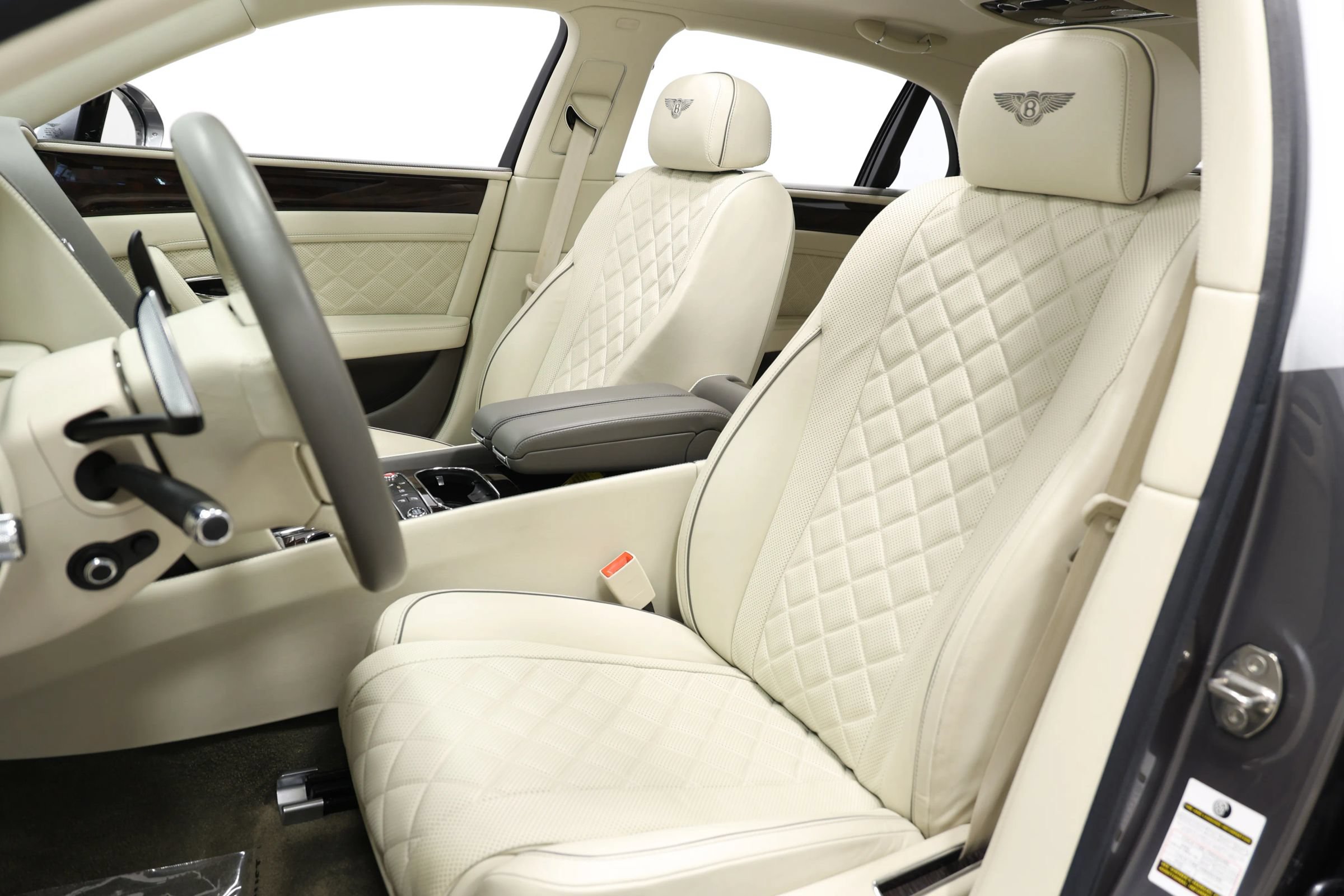 Used 2018 Bentley Flying Spur V8 AWD/4WD image 18