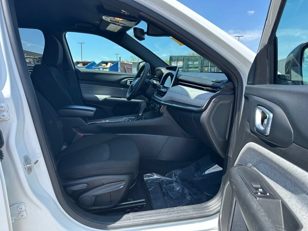 Used 2023 Jeep Compass Sport AWD/4WD image 16