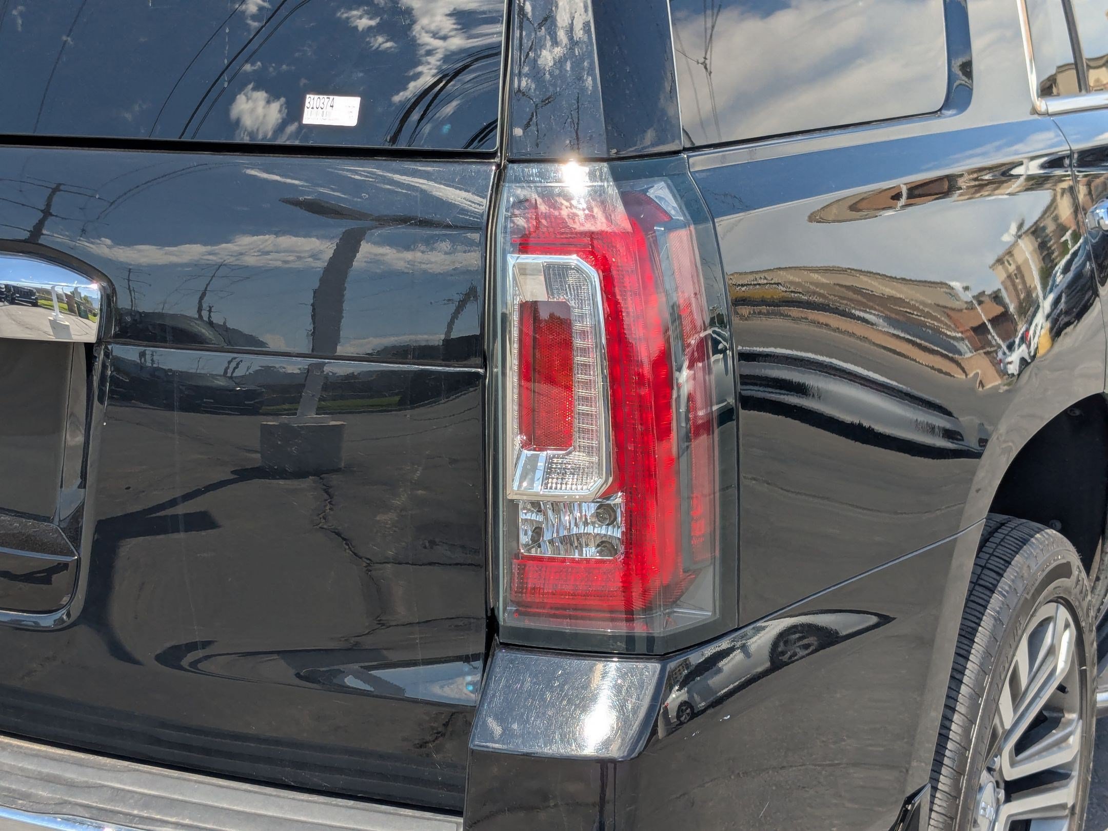 Used 2017 GMC Yukon Denali w/ Open Road Package AWD/4WD image 11