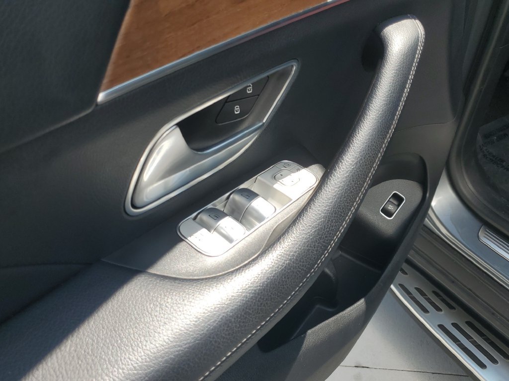 Used 2021 Mercedes-Benz GLS 450 4MATIC image 29