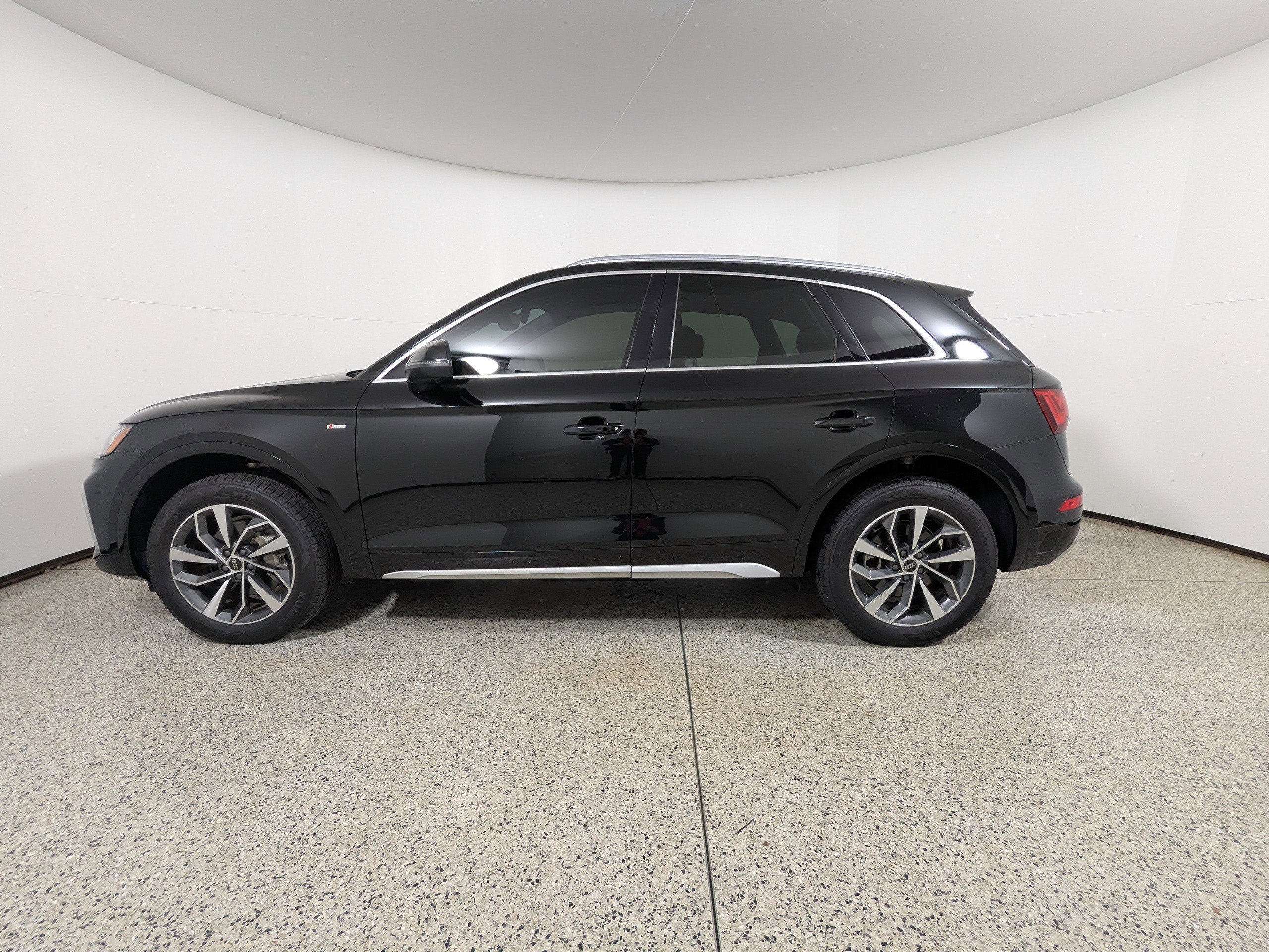 Certified 2023 Audi Q5 2.0T Premium Plus w/ Premium Plus Package image 4