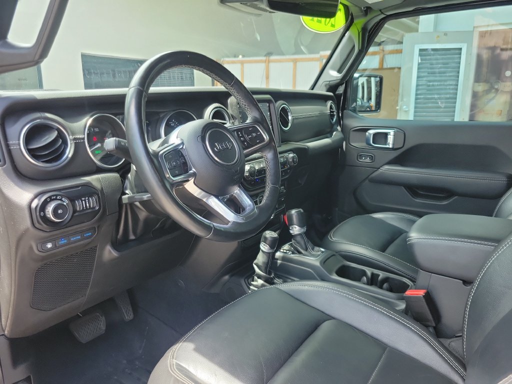 Used 2021 Jeep Wrangler Unlimited Sahara w/ Cold Weather Group AWD/4WD image 15