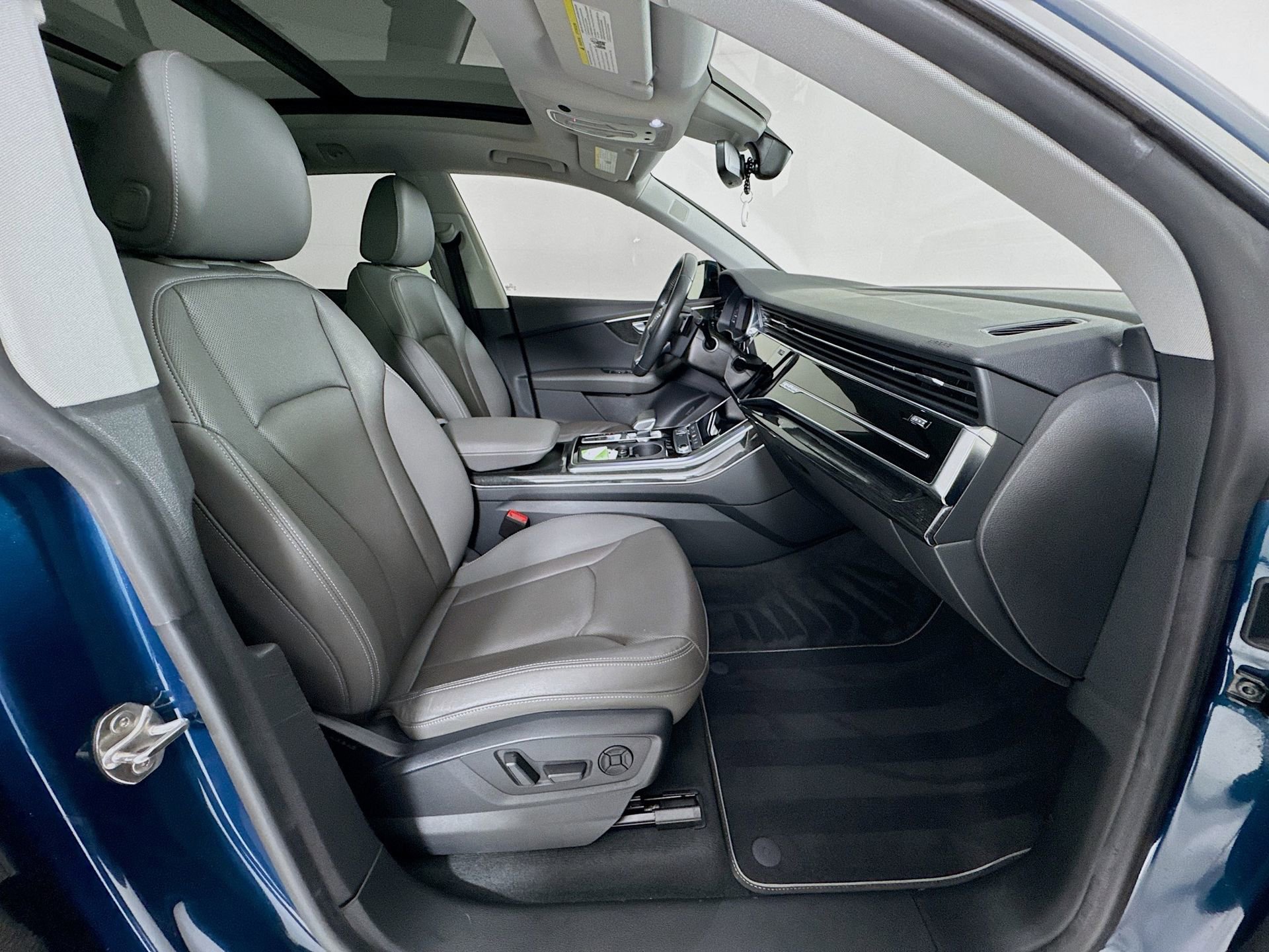 Used 2020 Audi Q8 Premium Plus w/ Premium Plus Package image 30