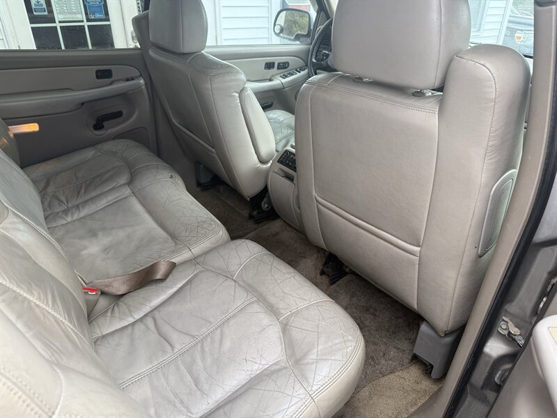 Used 2002 Chevrolet Suburban Z71 AWD/4WD image 11