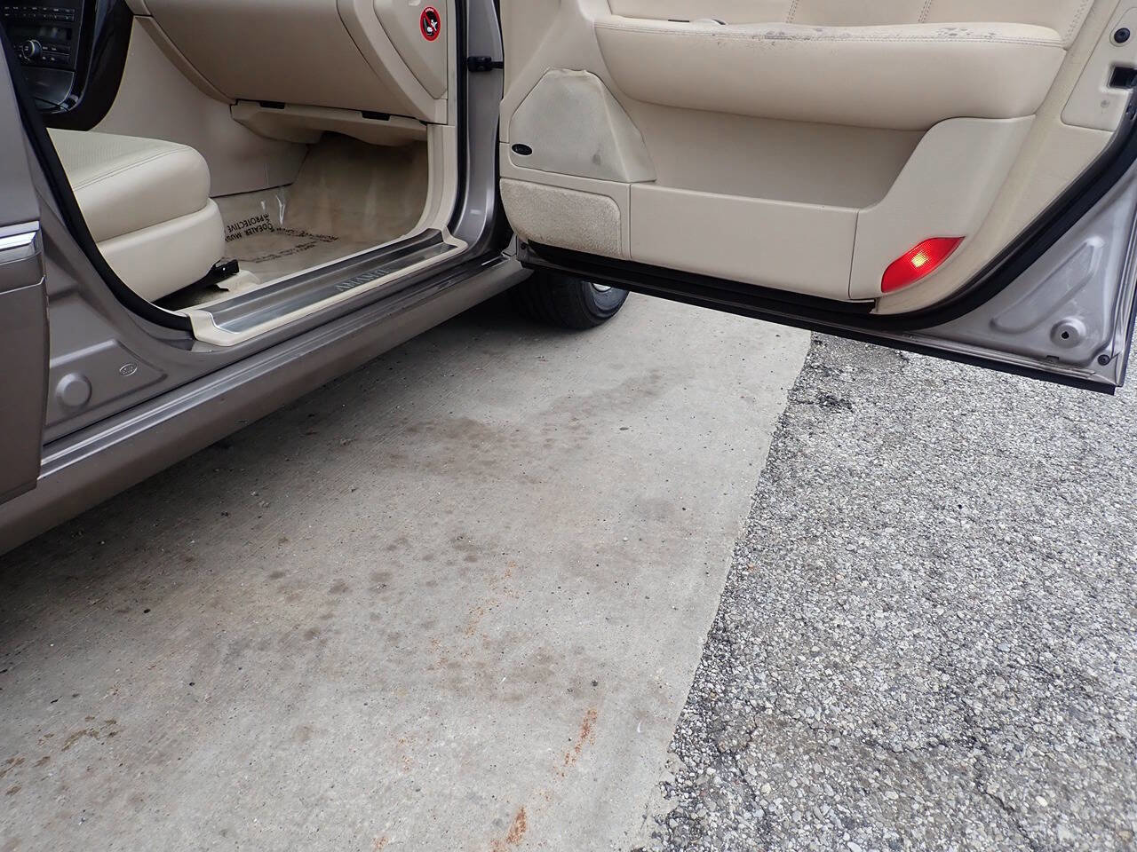 Used 2007 Kia Amanti w/ Leather Pkg image 24