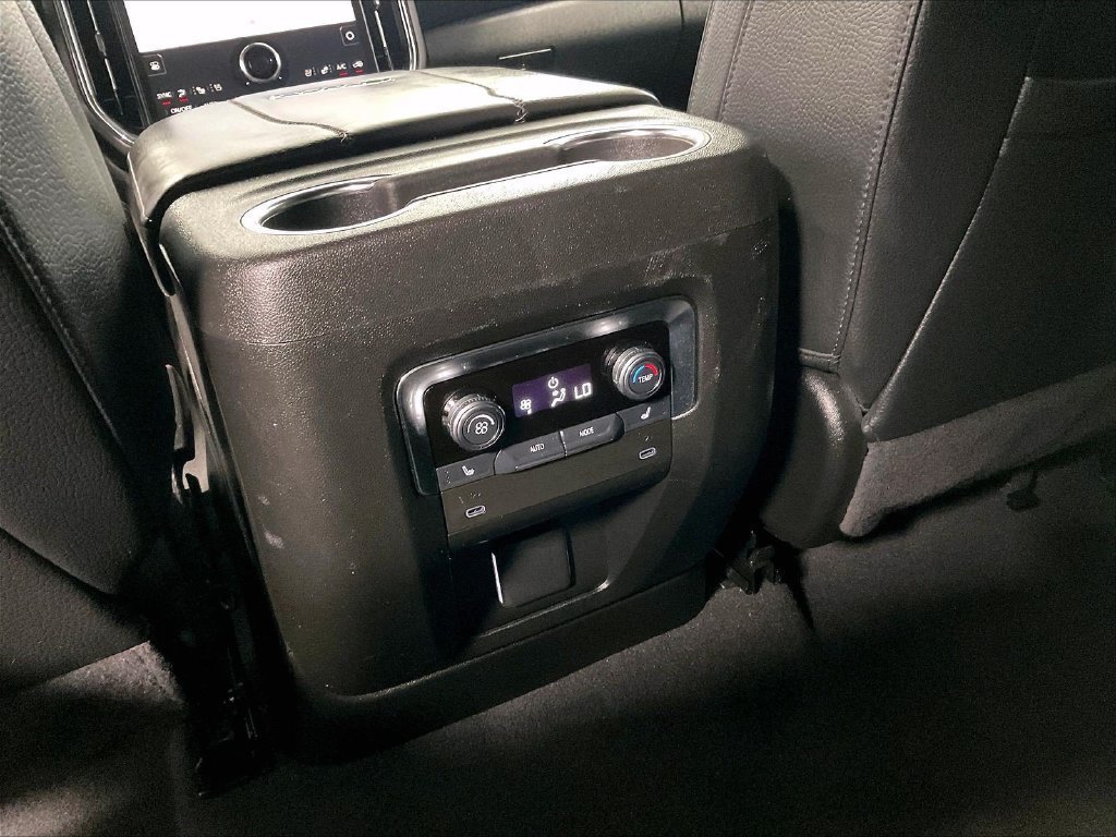 Used 2025 GMC Yukon Denali AWD/4WD image 28