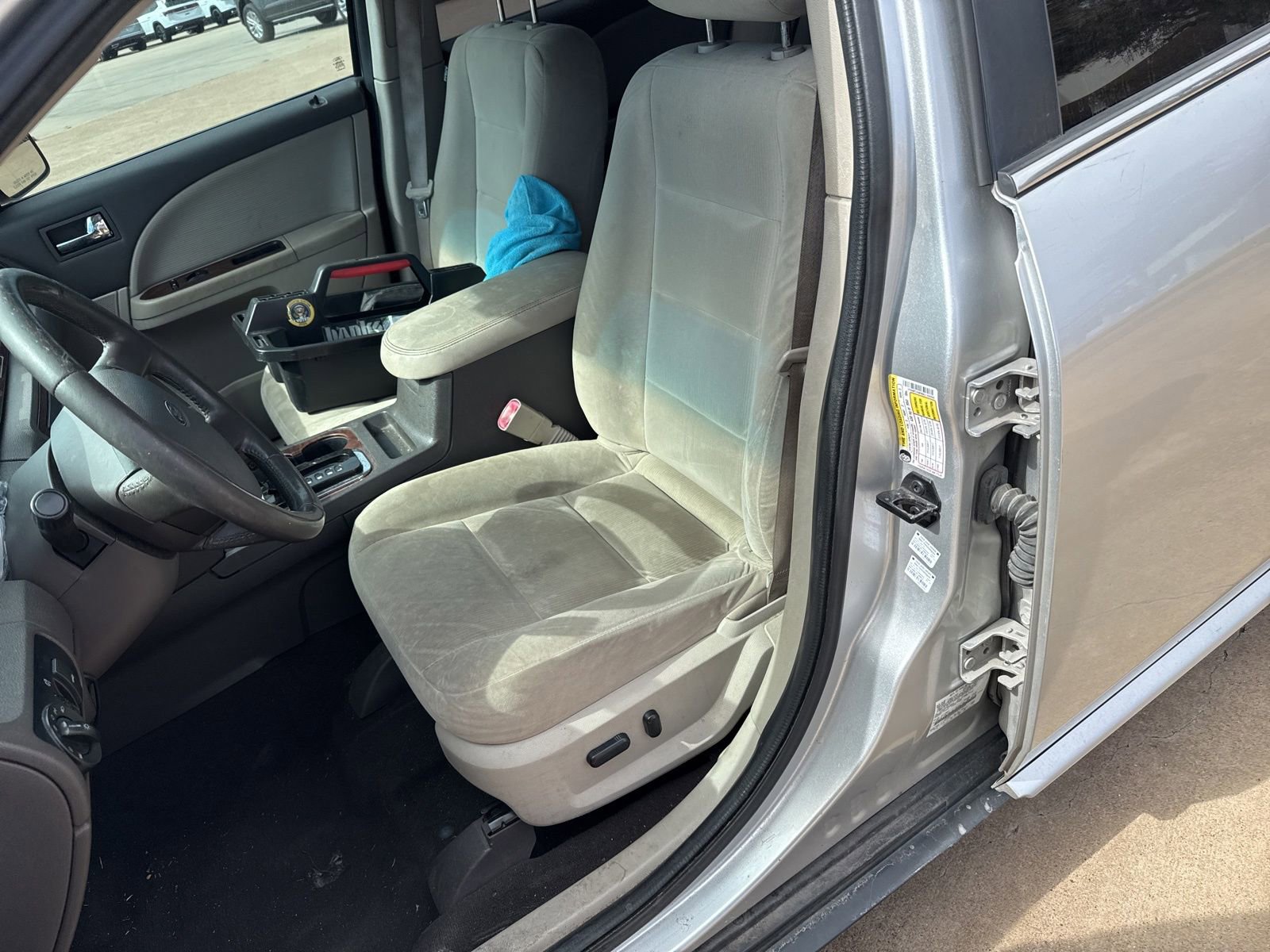 Used 2009 Ford Taurus SEL image 12