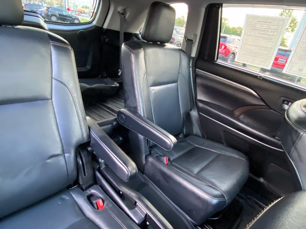 Used 2018 Toyota Highlander Limited w/ Protection Package #3 AWD/4WD image 44