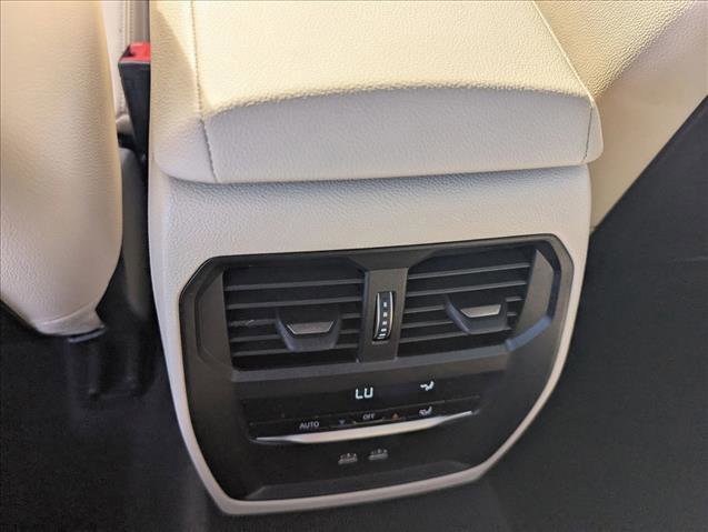 Certified 2025 BMW 330i Sedan w/ Premium Package image 18