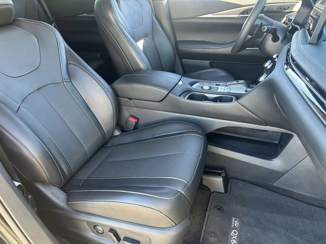 Certified 2025 INFINITI QX60 Luxe w/ Vision Package AWD/4WD image 11