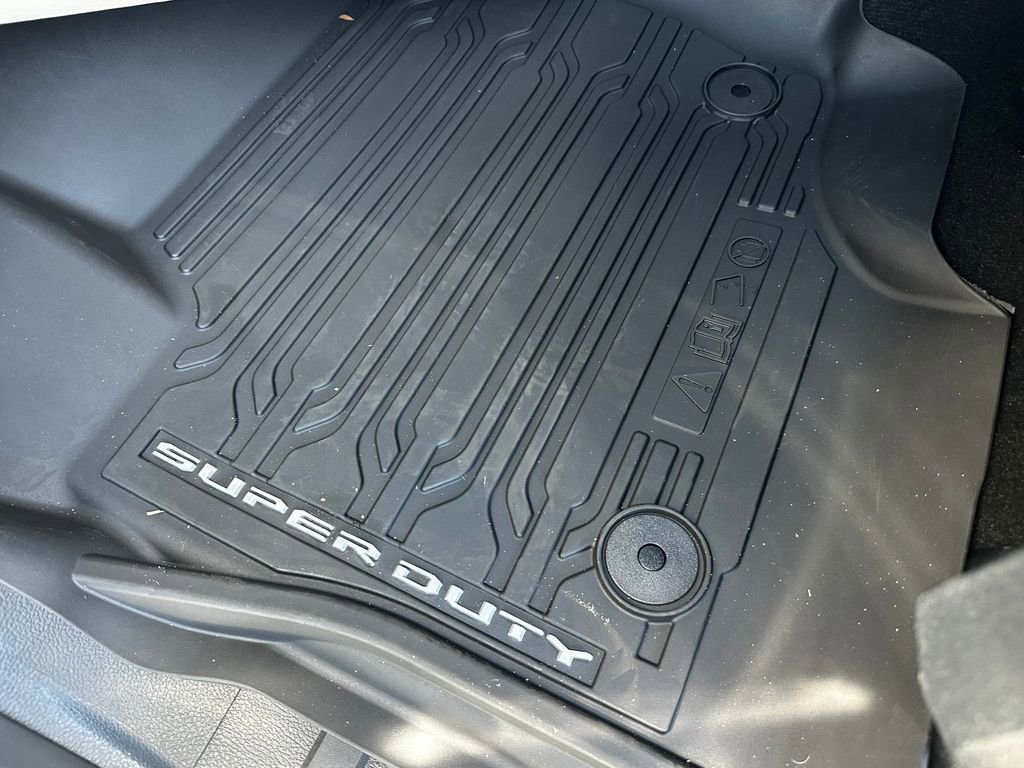 New 2026 Ford F350 Lariat w/ Black Appearance Package image 32