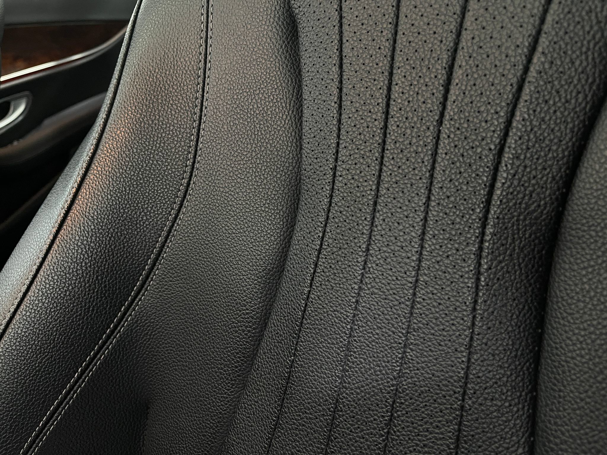 Used 2018 Mercedes-Benz E 300 E 300 image 19