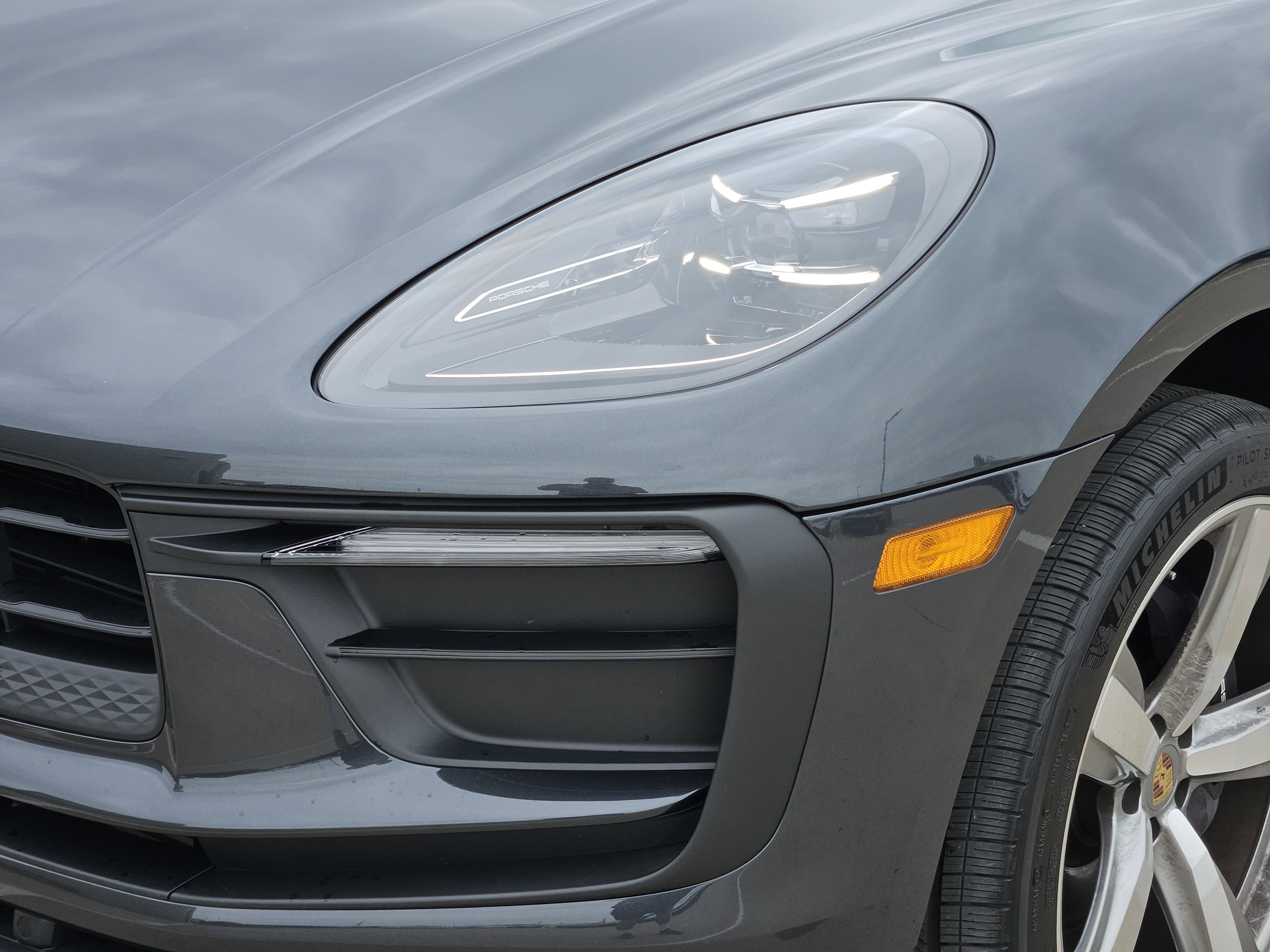 Certified 2026 Porsche Macan AWD/4WD image 12