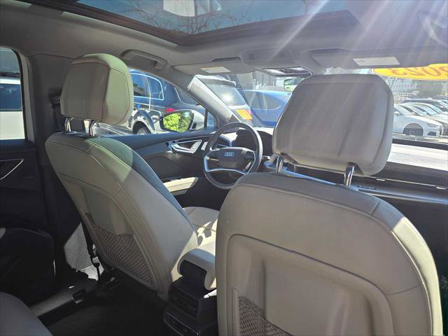 Used 2023 Audi Q4 e-tron Premium Plus w/ Premium Plus image 16