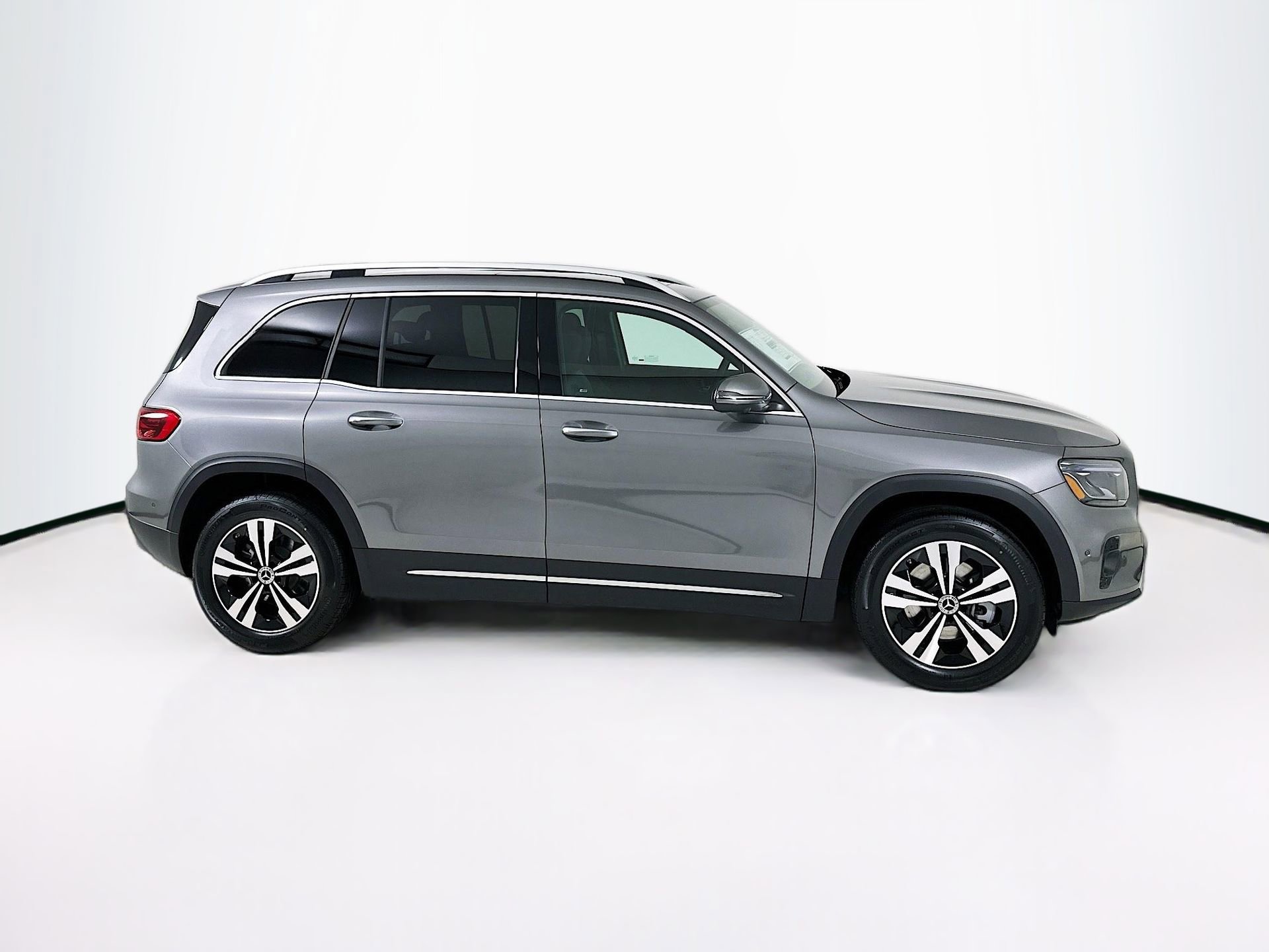 New 2026 Mercedes-Benz GLB 250 image 9