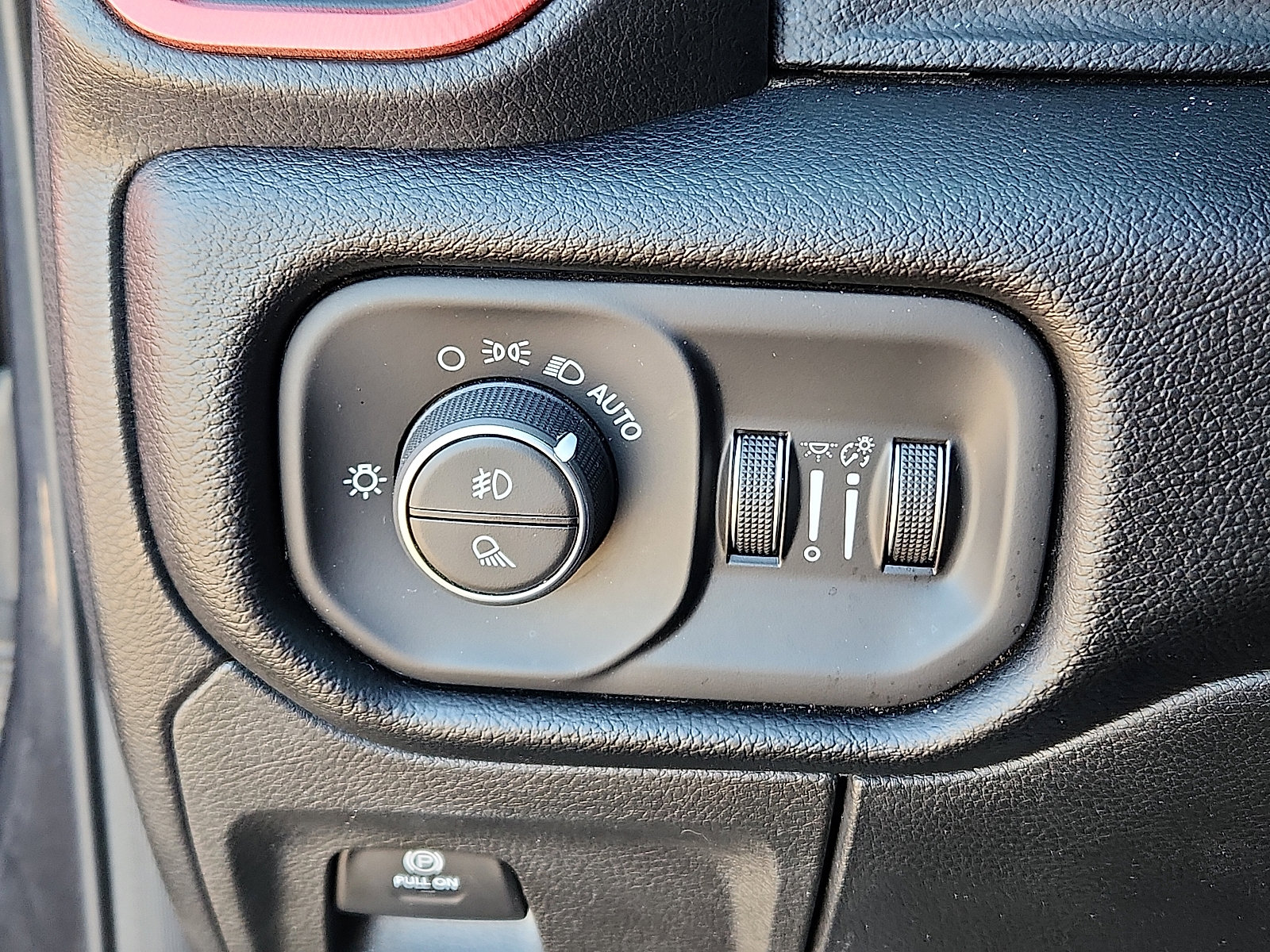 Used 2019 RAM 1500 Rebel AWD/4WD image 18