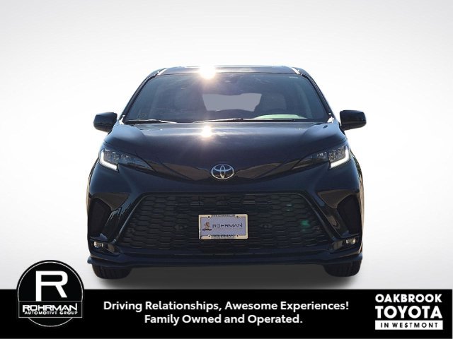 New 2026 Toyota Sienna XSE AWD/4WD image 2