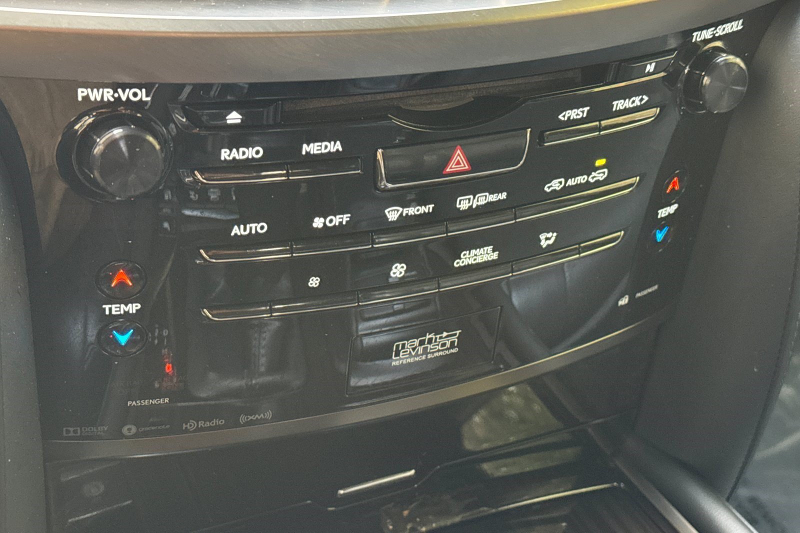 Used 2020 Lexus LX 570 4WD w/ Sport Package image 19