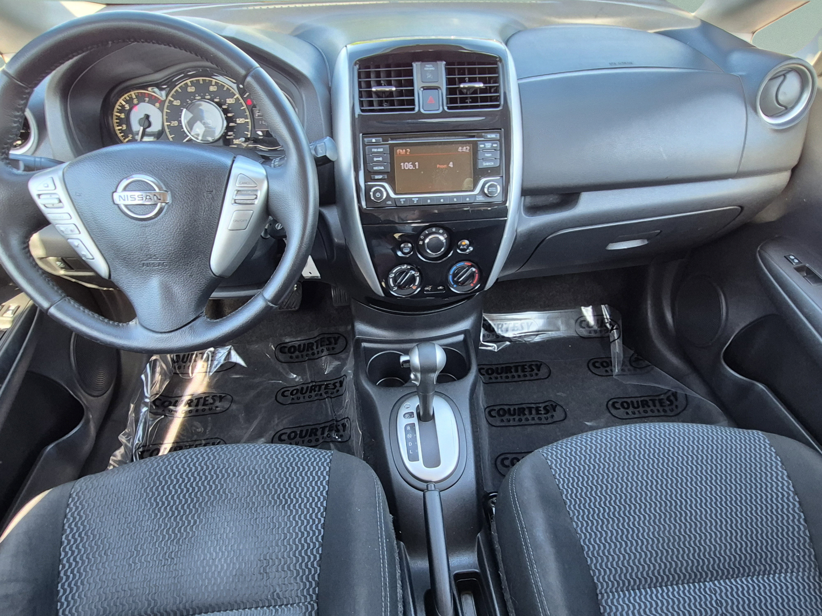 Used 2016 Nissan Versa Note SV FWD image 12