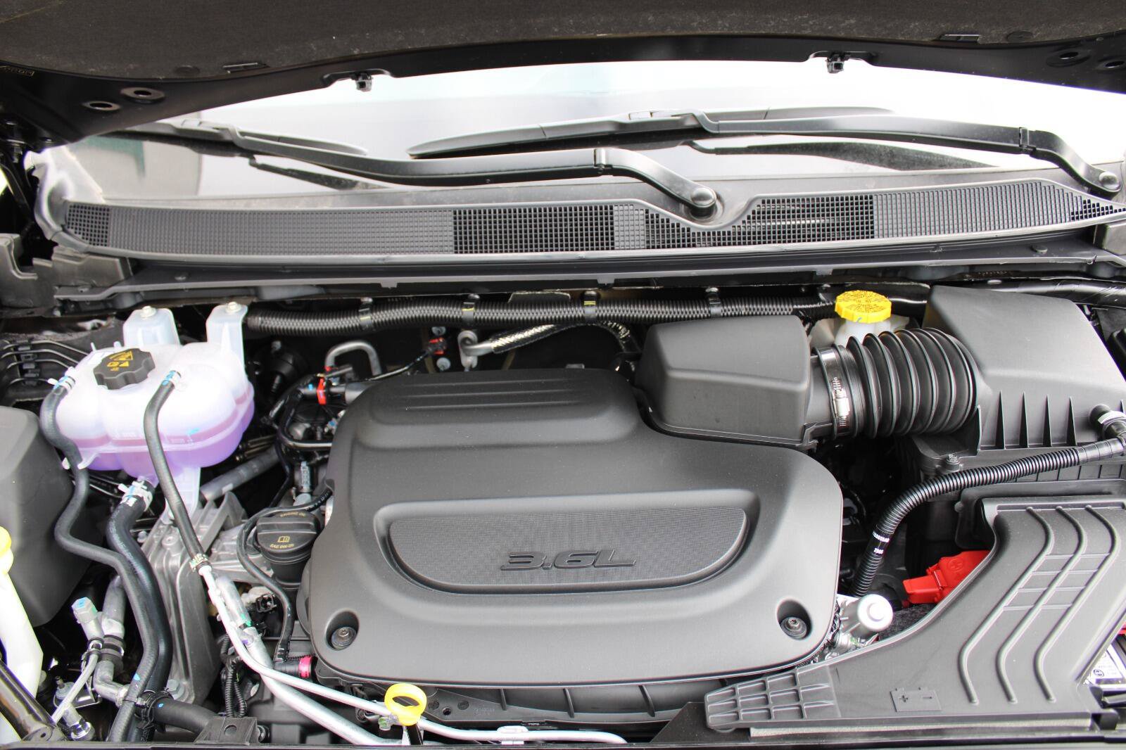 New 2026 Chrysler Pacifica Select FWD image 4