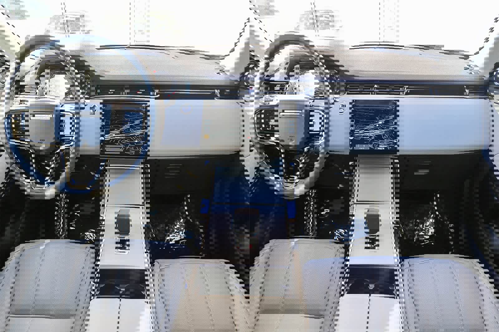 Certified 2025 Land Rover Range Rover Evoque S image 11