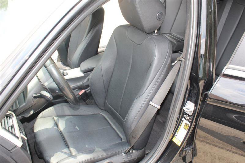Used 2014 BMW 320i Sedan RWD image 13