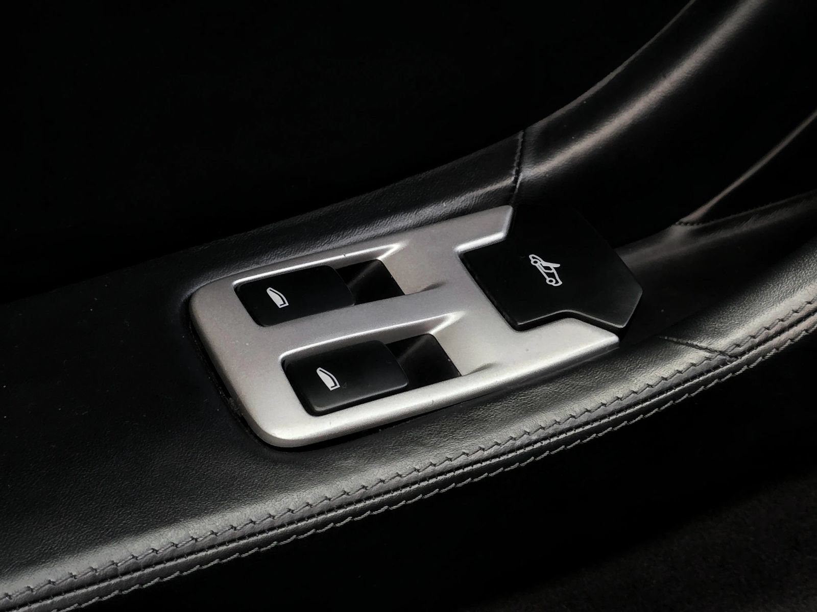 Used 2015 McLaren 650S Spider RWD image 45