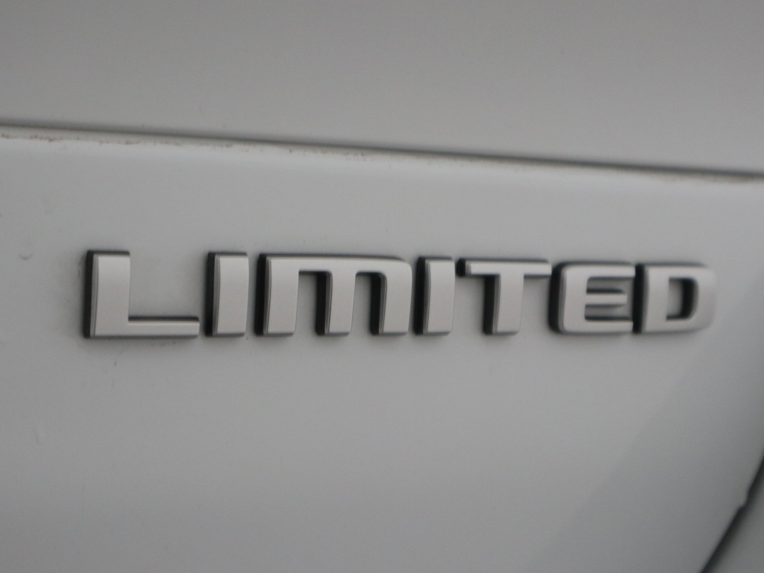 Used 2025 Jeep Grand Cherokee L Limited w/ Trailer Tow Package image 39