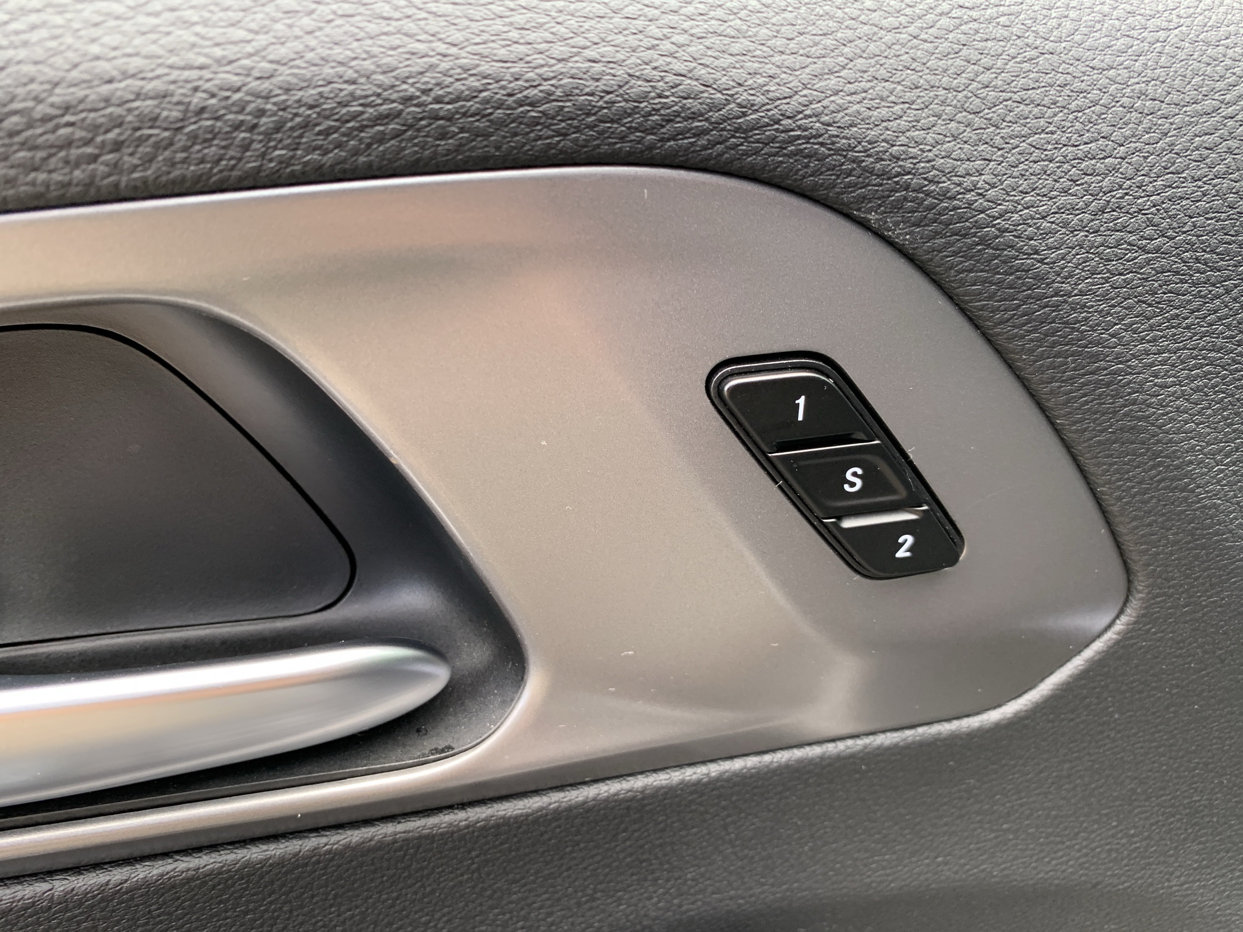 Used 2025 Chrysler Pacifica Select FWD image 24