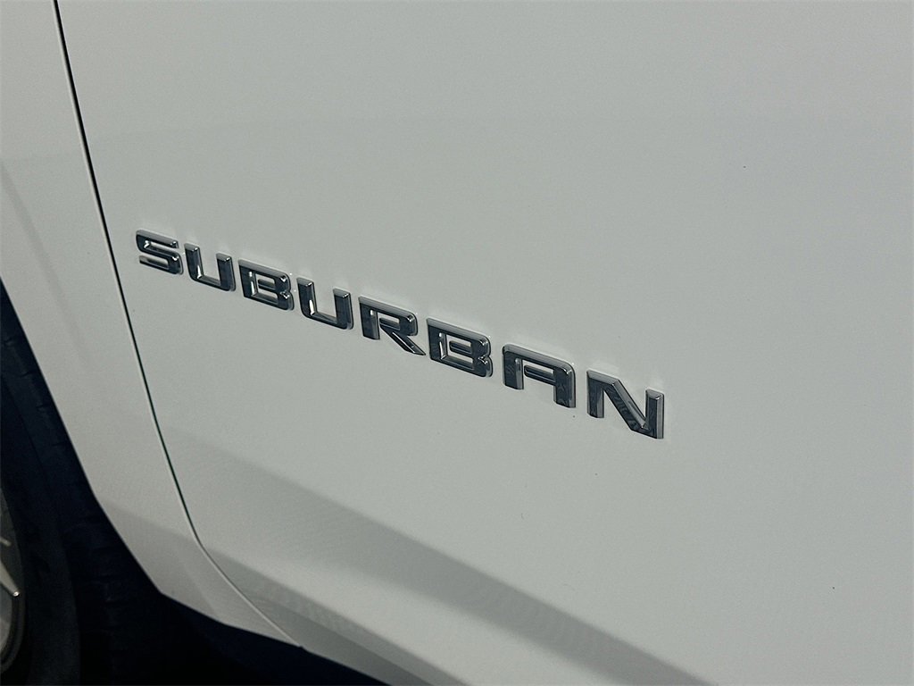 Used 2023 Chevrolet Suburban Premier image 28