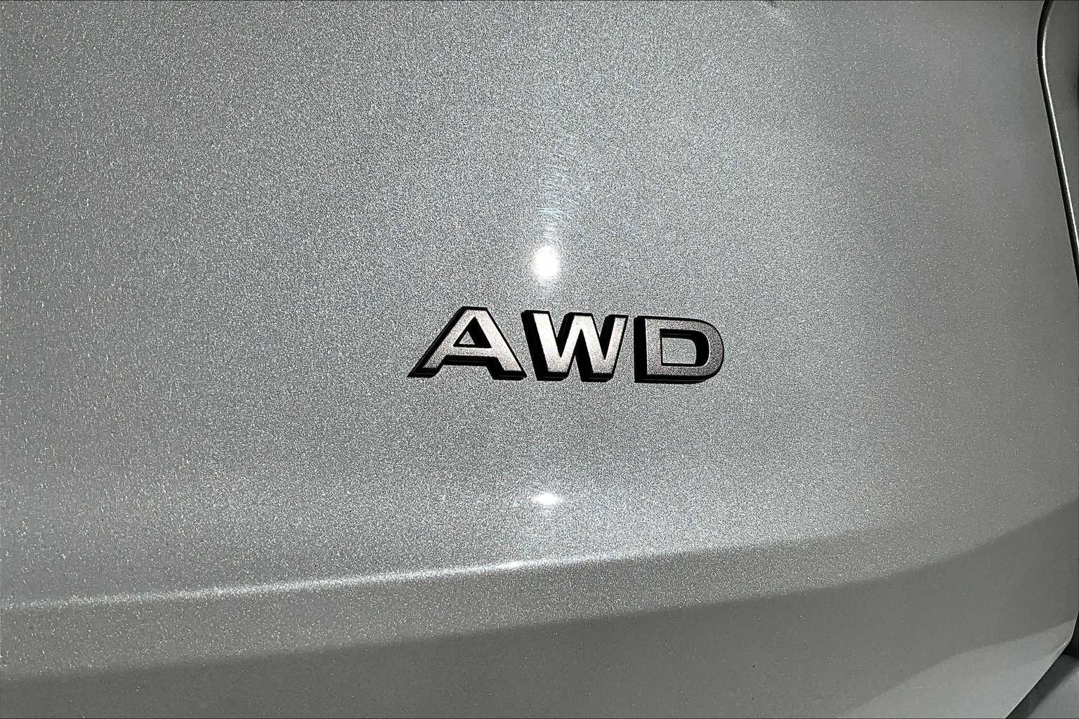 Used 2025 Nissan Rogue SV image 9