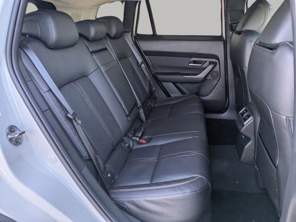 Used 2025 MAZDA CX-50 AWD 2.5 Turbo w/ Premium Pkg image 12