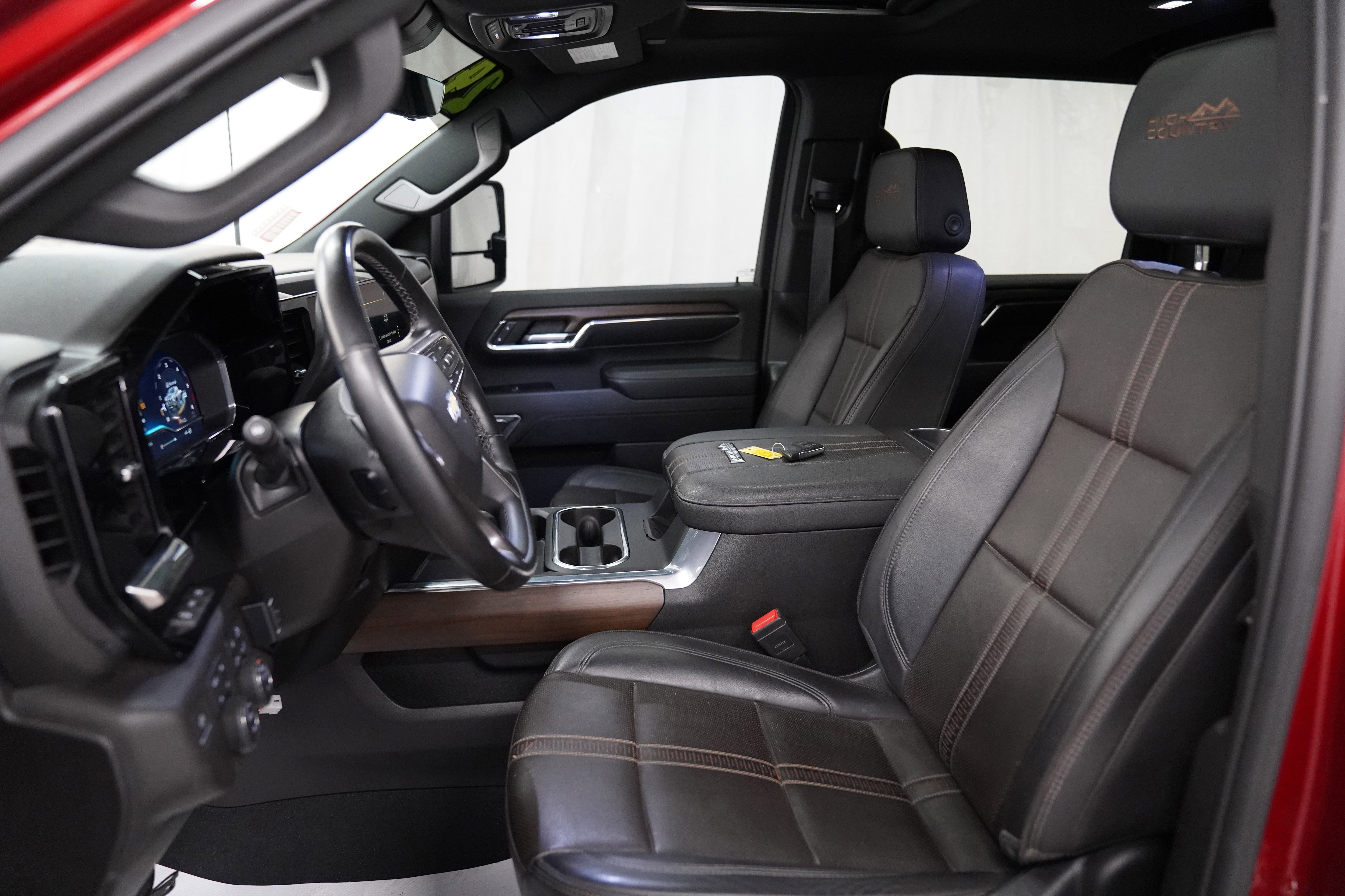 Used 2024 Chevrolet Silverado 3500 High Country w/ High Country Premium Package image 4