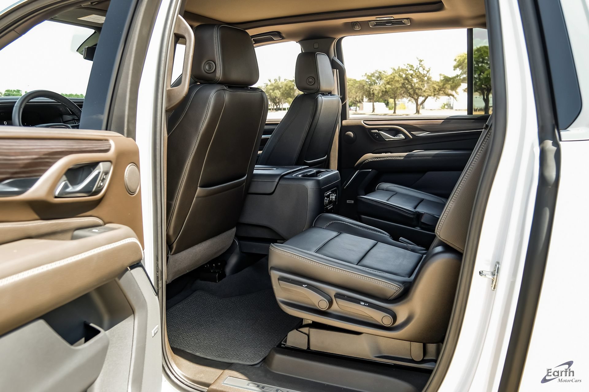 Used 2024 GMC Yukon XL Denali AWD/4WD image 79