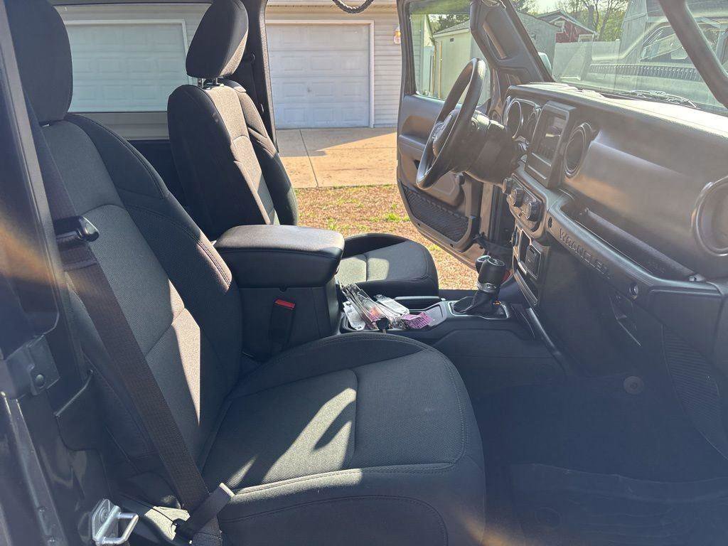Used 2023 Jeep Wrangler Sport AWD/4WD image 12