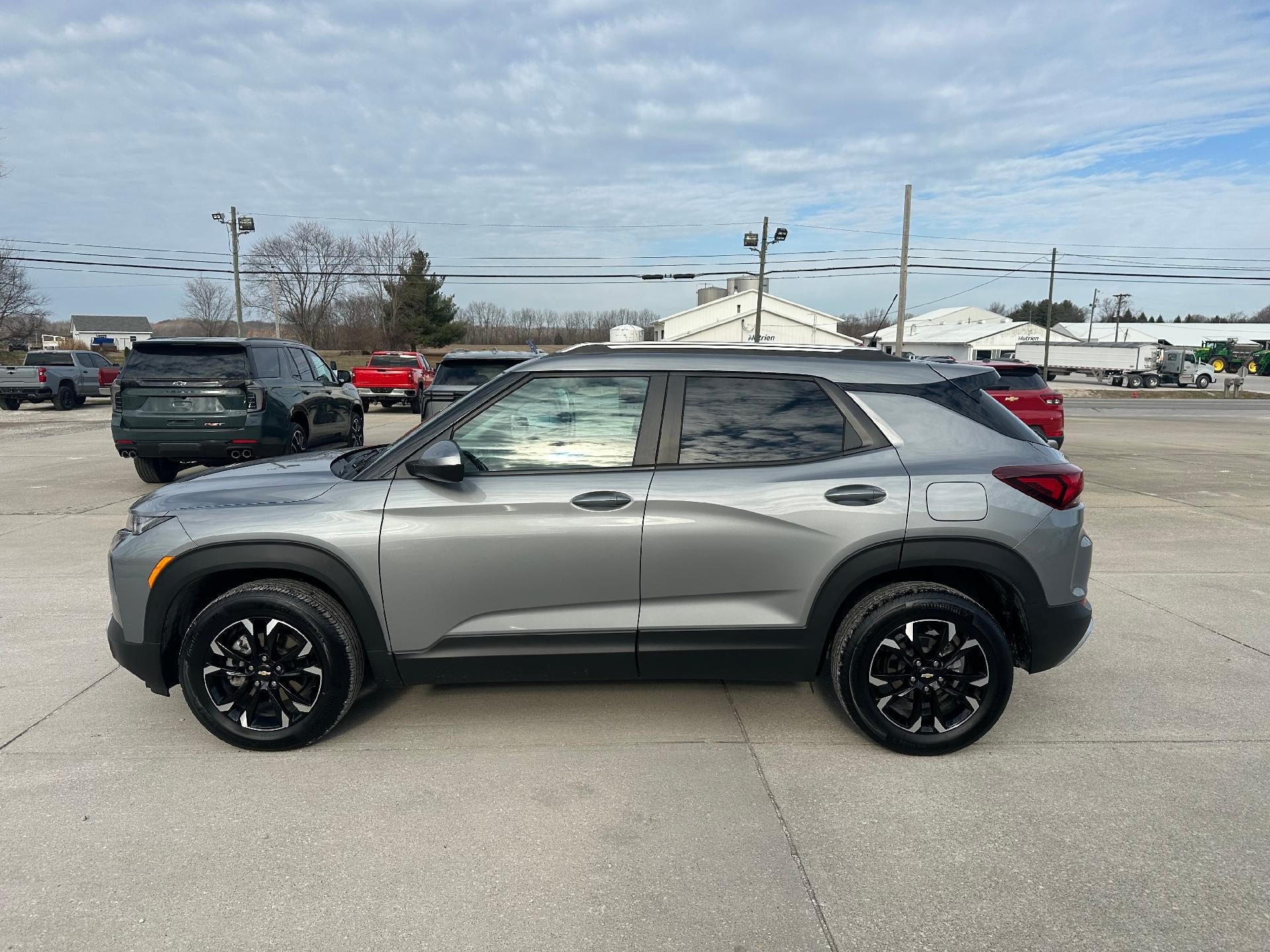 Used 2023 Chevrolet TrailBlazer LT w/ Convenience Package AWD/4WD image 4
