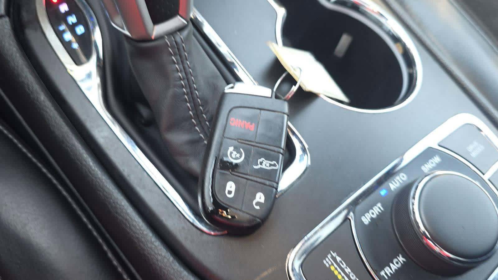 Used 2019 Jeep Grand Cherokee SRT image 24