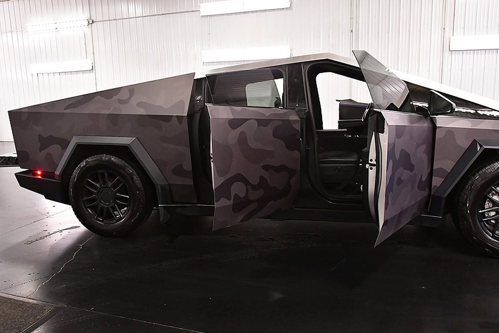 Used 2024 Tesla Cybertruck Cyberbeast image 27