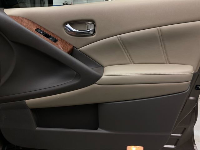 Used 2014 Nissan Murano LE w/ Platinum Edition Package AWD/4WD image 27