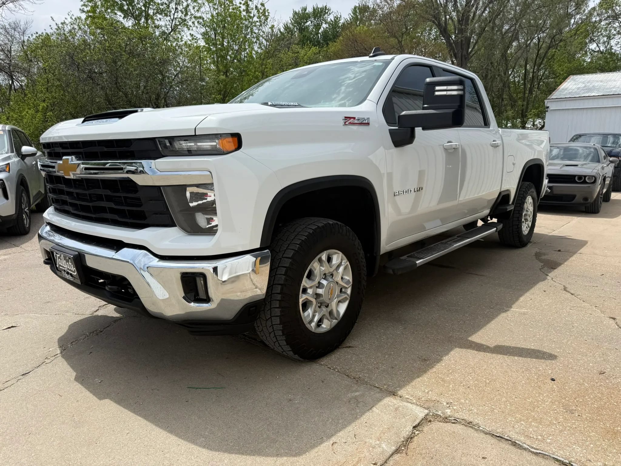Used 2024 Chevrolet Silverado 2500 LT AWD/4WD image 4