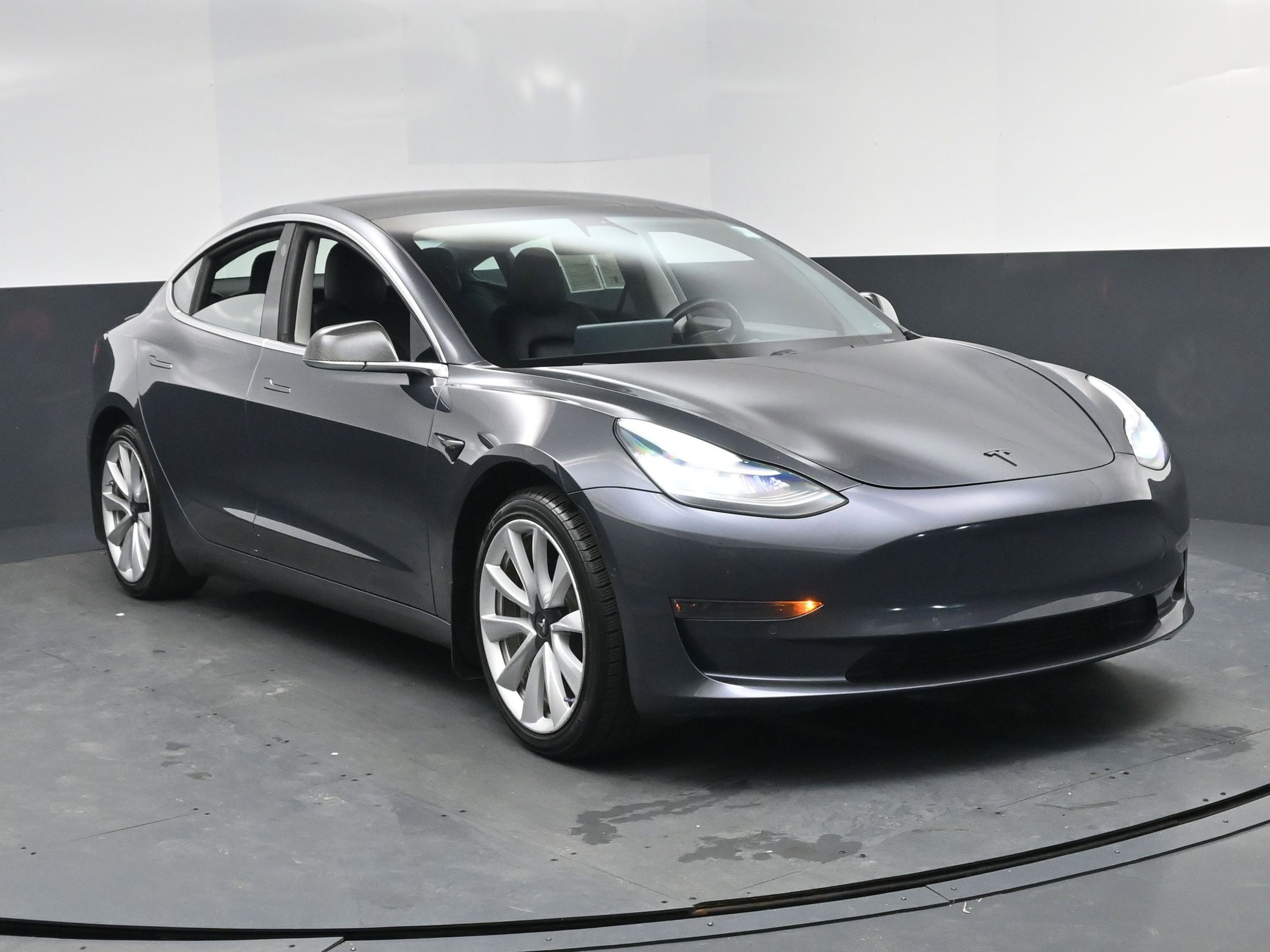 Used 2020 Tesla Model 3 Standard Range image 9
