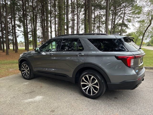 Used 2025 Ford Explorer ST-Line AWD/4WD image 6