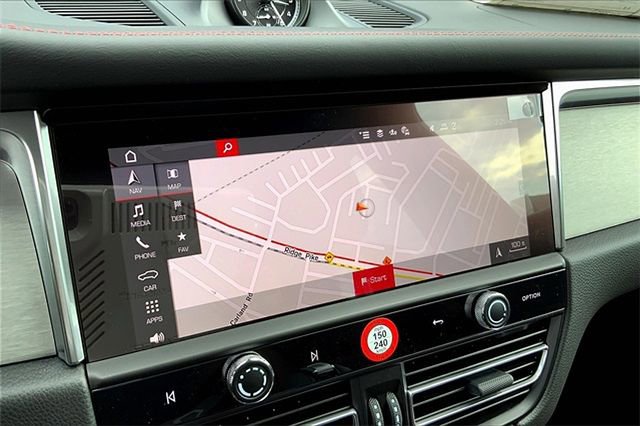 Certified 2026 Porsche Macan AWD/4WD image 33