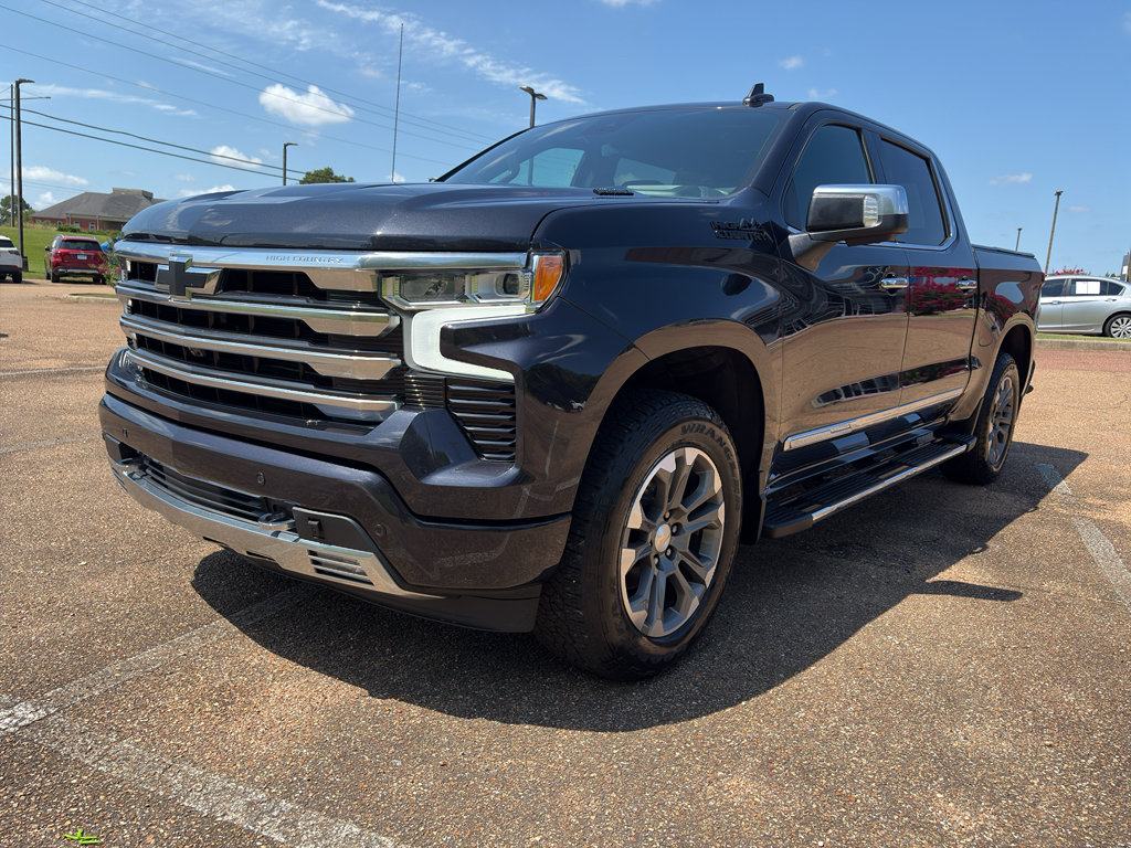Used 2023 Chevrolet Silverado 1500 High Country w/ Technology Package AWD/4WD image 10